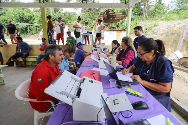 Projeto Mãe Terra retorna a comunidade do Tarumã para garantir documentação definitiva