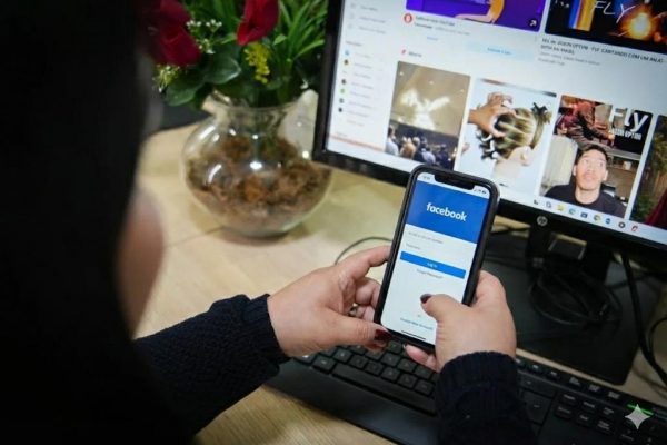 Após pedido da Defensoria do Amazonas, Justiça determina retirada de vídeos que expõem mulher em crise de saúde mental