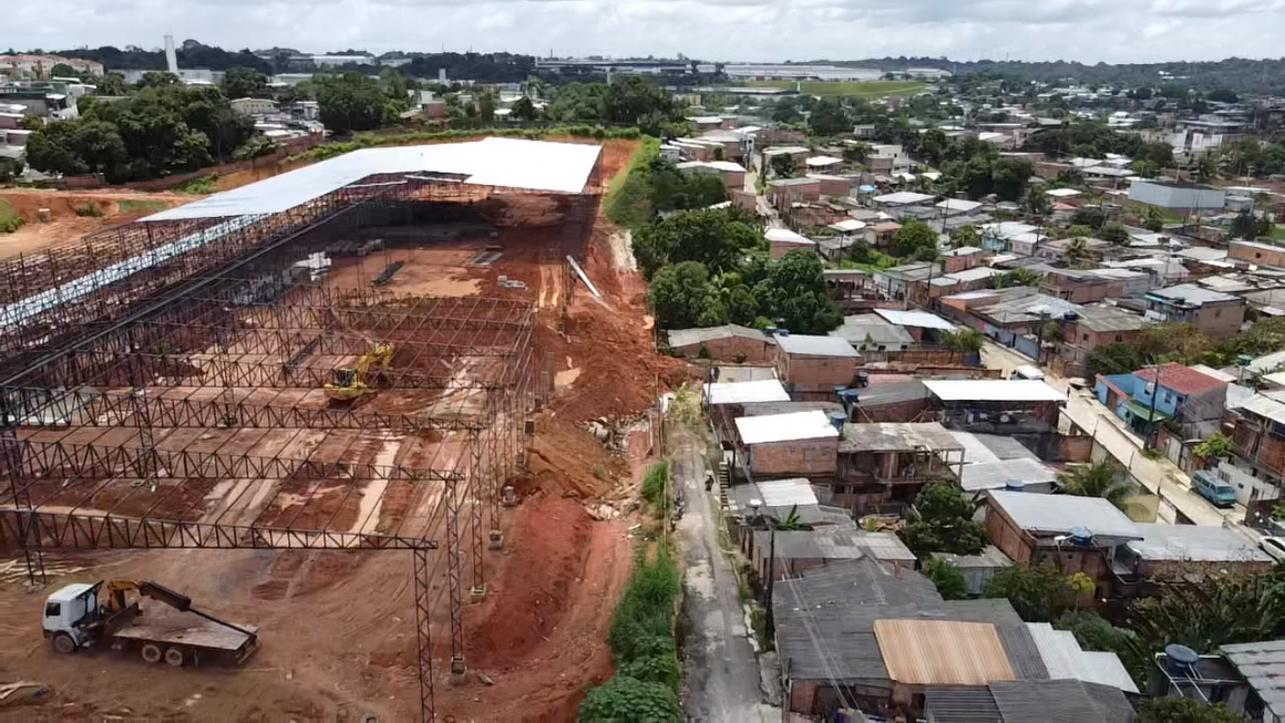 Defensoria Pública visita área atingida por deslizamento de terra que afetou sete casas em comunidade do Tarumã