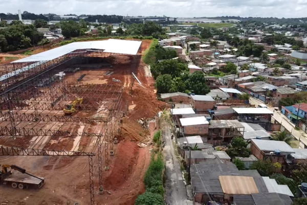 Defensoria Pública visita área atingida por deslizamento de terra que afetou sete casas em comunidade do Tarumã