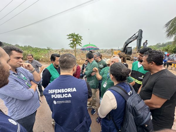 Defensoria Pública realiza vistoria no lixão de Iranduba após denúncias apresentadas por moradores