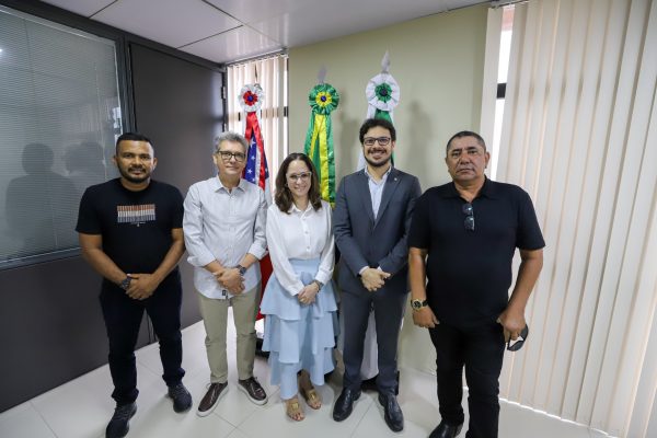 Defensoria reúne com vereadores de Benjamin Constant para tratar sobre lixão na tríplice fronteira