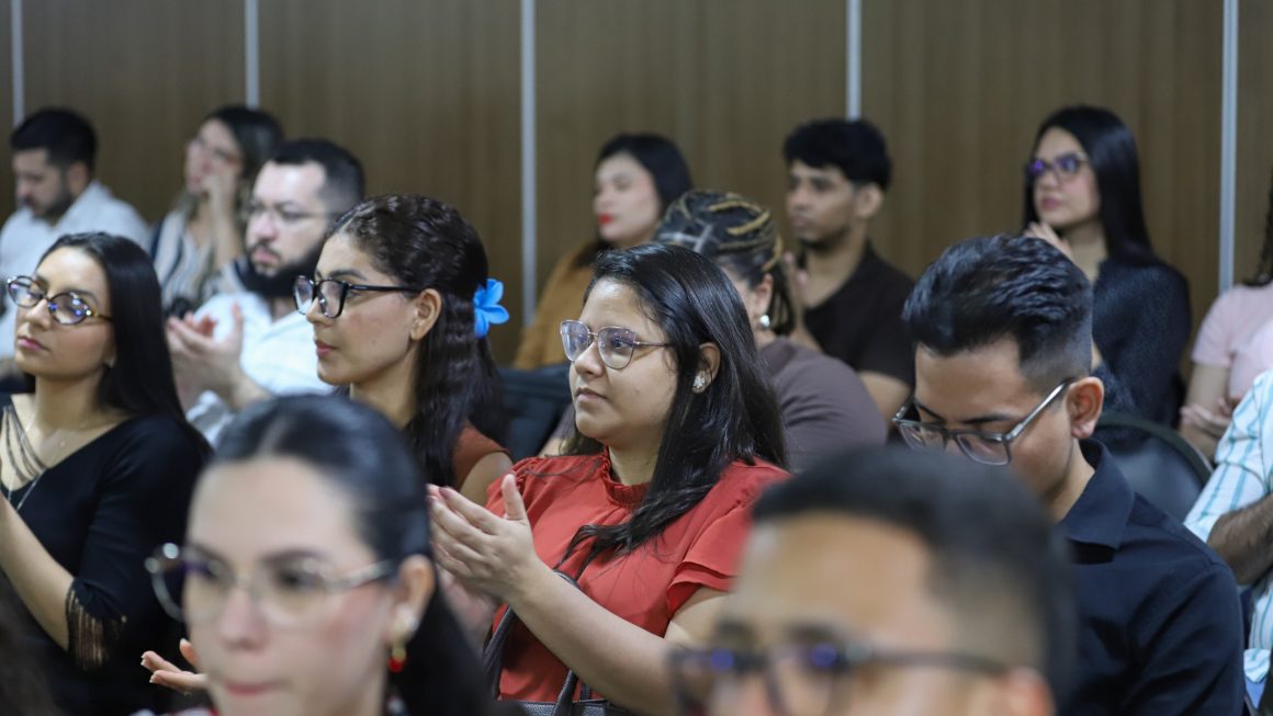 Público acompanha primeiro dia de atividades do Seminário de Direitos Humanos