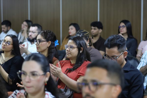 Defensoria Pública do Amazonas discute democracia e direitos humanos durante seminário