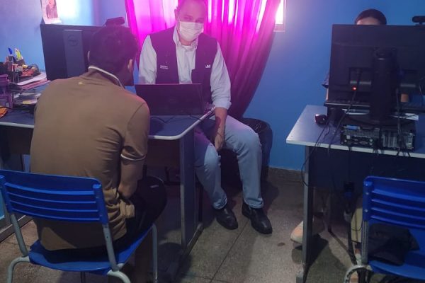 Defensoria aponta superlotação e falhas estruturais após inspeção na delegacia de Barcelos