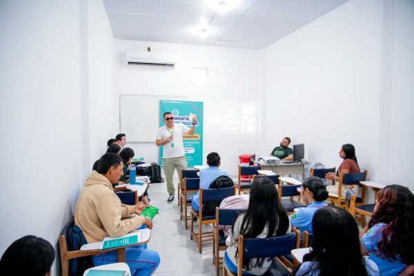 Defensoria leva educação em direitos a escolas de Tabatinga e amplia atuação no interior