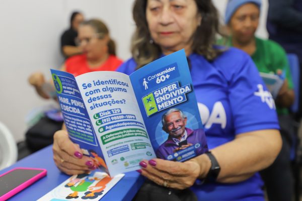 Defensoria Pública leva orientações sobre direitos e deveres do consumidor para idosos da zona Sul