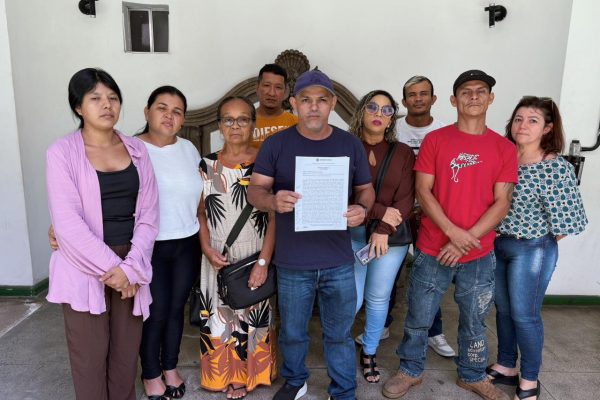 Defensoria garante embargo de obra privada após risco de novo deslizamento sobre casas