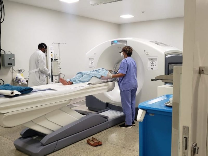 Realização de exame Pet Scan