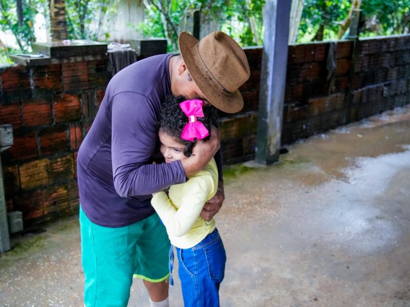 Família de criança com espectro autista consegue iniciar regularização da casa com ajuda da Defensoria