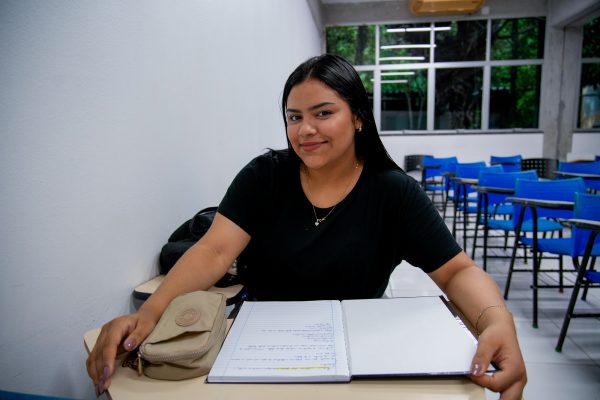 Indígena aprovada no Sisu antes de concluir o Ensino Médio garante vaga na Ufam com apoio da Defensoria Pública