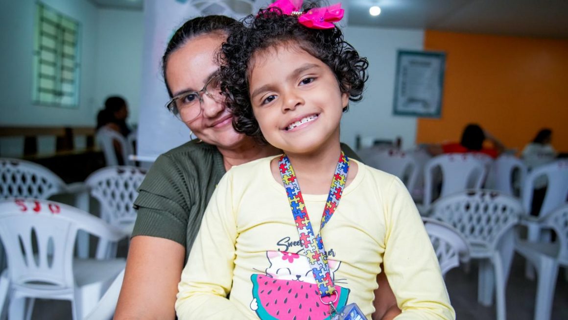 Carteira de identificação, educação inclusiva, estacionamento preferencial, tratamento médico e terapêutico gratuito são alguns dos direitos garantidos por Lei para pessoas com TEA