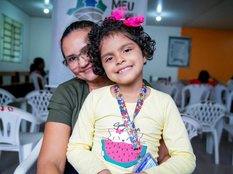 Carteira de identificação, educação inclusiva, estacionamento preferencial, tratamento médico e terapêutico gratuito são alguns dos direitos garantidos por Lei para pessoas com TEA