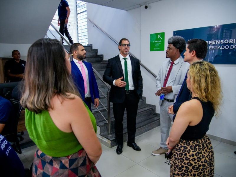 A Defensoria Pública do Estado do Amazonas (DPE-AM) recebeu, nesta quarta-feira (29/04), representantes da Secretaria Nacional de Políticas Penais (Senappen). O encontro aconteceu na sede da Defensoria e reforçou o alinhamento de estratégias e políticas públicas entre as duas instituições para o ano de 2026