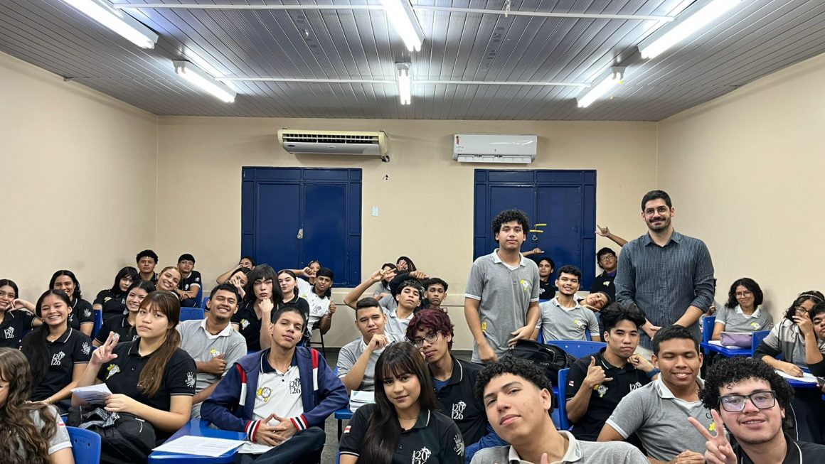 Defensoria Pública do Amazonas leva projeto ‘Puxirum de Direitos’ para escola da rede pública de Manaus