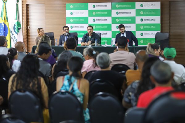 Defensoria reúne órgãos ambientais e moradores para discutir situação do lixão de Iranduba