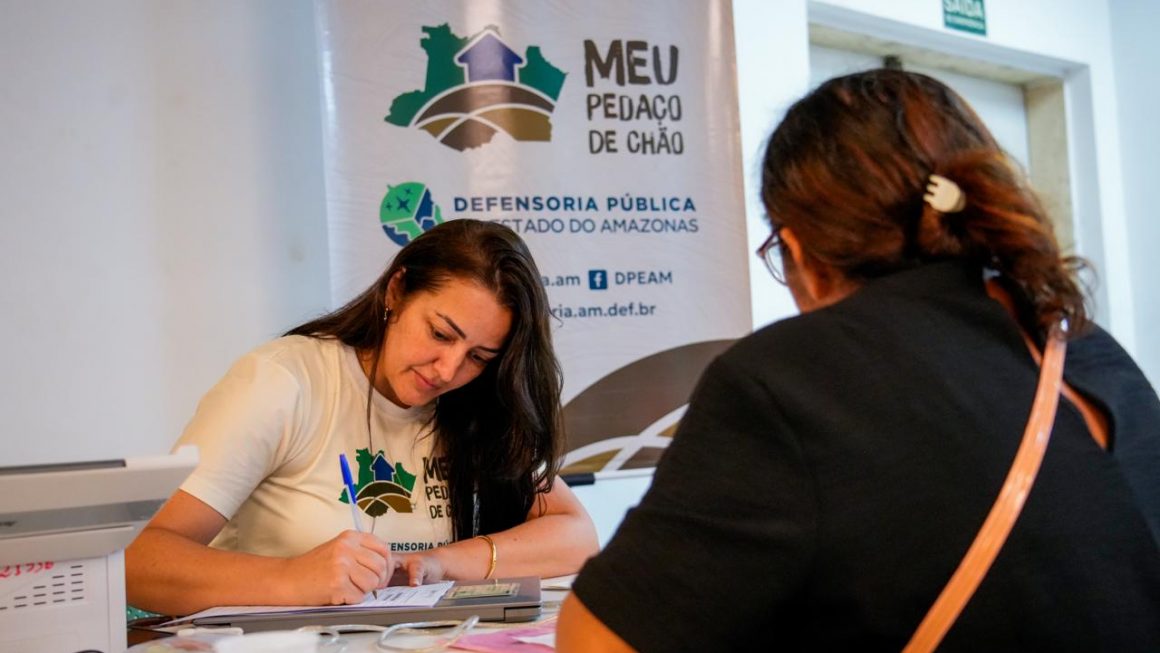 Ação em parceria com o Governo do Estado garantiu orientação jurídica gratuita; moradores dizem que título definitivo será realização de sonhos e dará segurança patrimonial