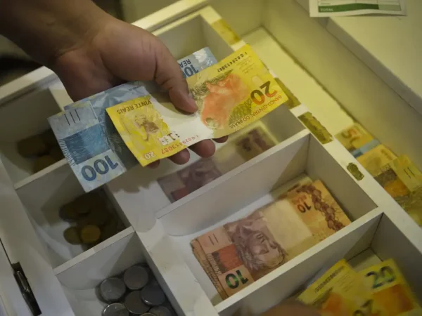 Defensoria cobra providências do BC após bancos recusarem cédulas válidas em Codajás