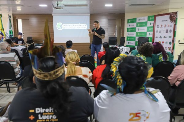 Comunidades protagonizam debate sobre moradia e clima em encontro promovido pela Defensoria do Amazonas