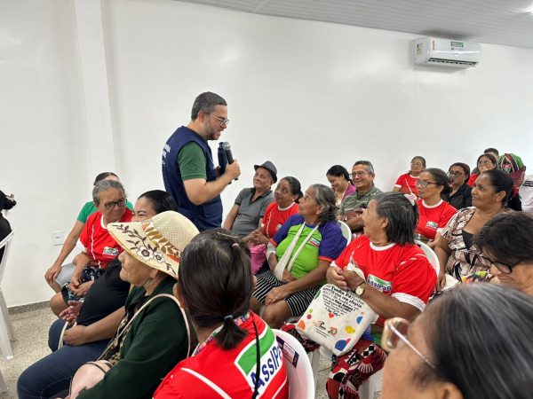 Defensoria do Amazonas leva escuta especializada a pessoas idosas no bairro Tarumã