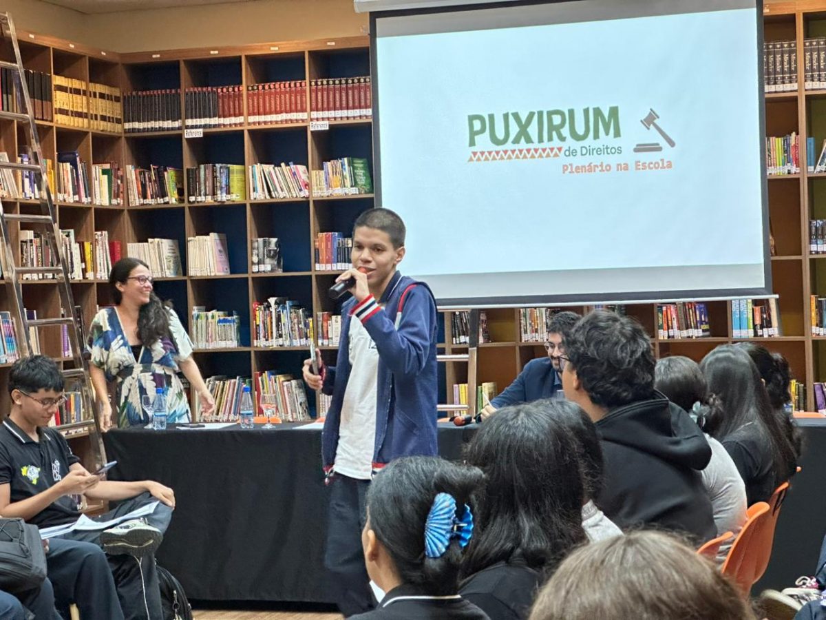 Dinâmica aconteceu por meio do projeto “Puxirum de Direitos - Plenário na Escola”, que visa levar a promoção de cidadania e fortalecer a atuação da Defensoria Pública