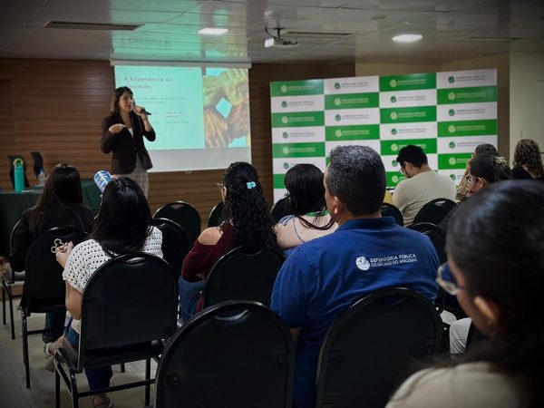Defensoria reforça acolhimento e escuta ativa durante capacitação voltada para o atendimento ao público