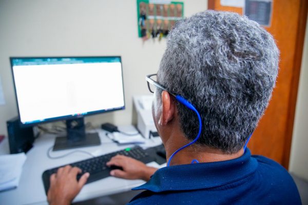 Defensoria Pública e MPAM lançam operação para proteger servidores 60+ da exclusão digital