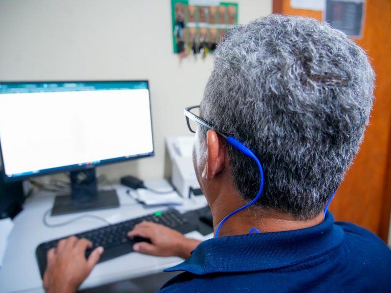 Procedimento instaurado pelos órgãos dará início à operação “Transição Digital 60+”, que terá a Semed Manaus como projeto-piloto