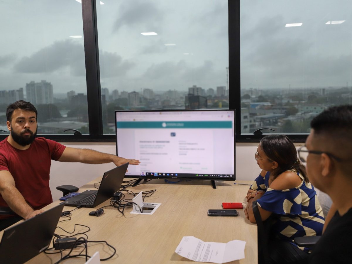 A Defensoria Pública do Estado do Amazonas (DPE-AM) realizará, nesta sexta-feira (15/05), o lançamento de uma plataforma gratuita voltada ao atendimento de pessoas que desejam contestar o valor do Imposto Predial e Territorial Urbano (IPTU) em Manaus. O lançamento acontecerá durante o projeto “Defensoria Tá na Área” no Residencial Viver Melhor 3, localizado na Rua Folha Preta, bairro Monte das Oliveiras, das 9h às 14h.