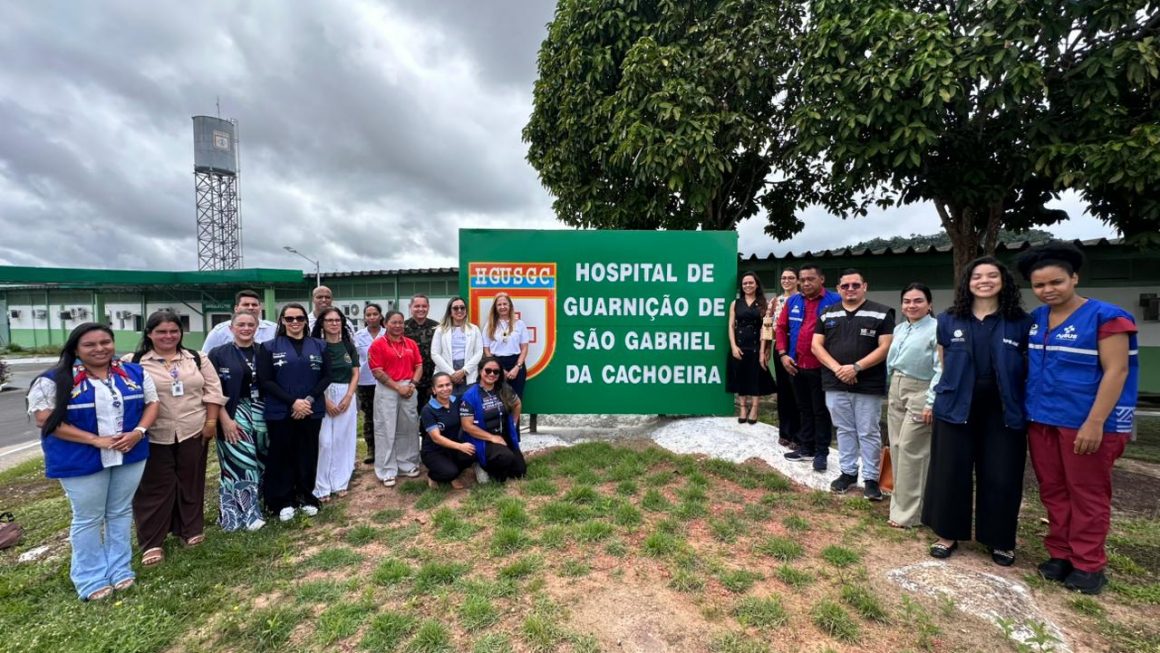 A Defensoria Pública do Estado do Amazonas (DPE-AM) está em São Gabriel da Cachoeira, no Alto Rio Negro, realizando uma série de ações voltadas à assistência materna e ao enfrentamento à violência obstétrica. Na quarta-feira (20/5), a Instituição apresentou sua atuação sobre o tema durante o primeiro dia de uma capacitação destinada a profissionais de saúde do município. A atividade integra a programação do Comitê de Enfrentamento à Violência Obstétrica.