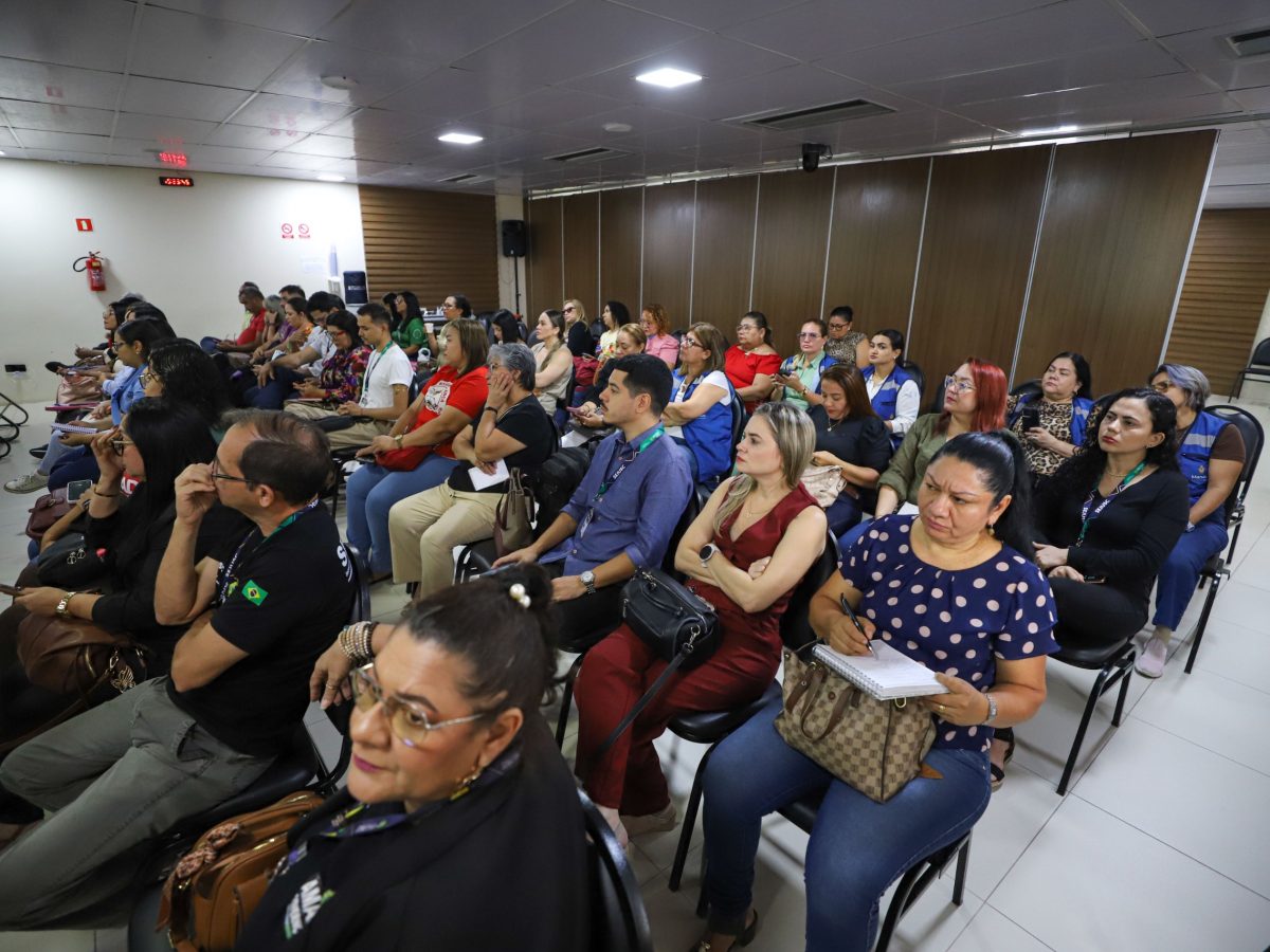 A Escola Superior da Defensoria Pública do Estado do Amazonas (Esudpam) realiza, nesta sexta-feira (22/5), uma programação sobre o papel da Defensoria na garantia de direitos socioambientais e na proteção das populações em situação de vulnerabilidade. O evento ocorre das 14h às 18h, no auditório da sede administrativa da Instituição, localizada na avenida André Araújo, bairro Aleixo, em Manaus, como parte das comemorações do Mês da Defensoria Pública.