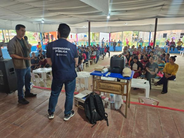 Mais de 400 pessoas recebem assistência da Defensoria e 200 certidões são entregues em Santo Antônio do Içá