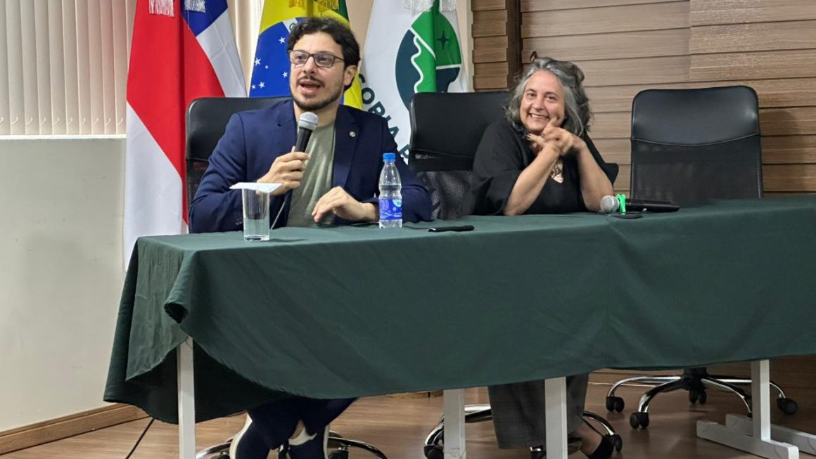 Como parte das comemorações do Mês da Defensoria, a Escola Superior da Defensoria Pública do Estado do Amazonas (Esudpam) promoveu, nesta sexta-feira (21/05), um encontro para debater a proteção das pessoas em situação de vulnerabilidade. A programação aconteceu no auditório da sede administrativa da Instituição, localizada na Avenida André Araújo, bairro Aleixo.