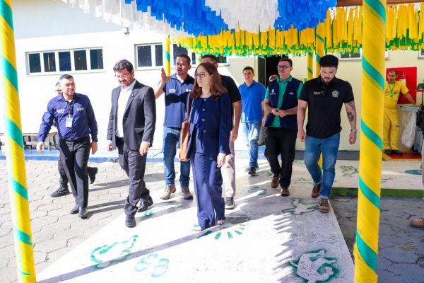 Defensoria apresenta atuação prisional à Senappen em visita ao Complexo Anísio Jobim