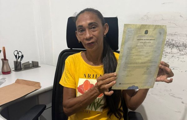 Após 11 anos sem certidão de nascimento, moradora de Presidente Figueiredo recupera documento com apoio da Defensoria do Amazonas