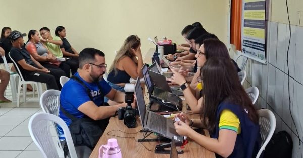 Defensoria do Amazonas leva atendimento jurídico para pescadores e agricultores em Tefé