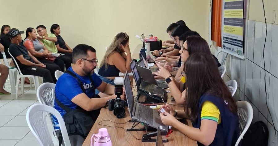 A Defensoria Pública do Estado do Amazonas (DPE-AM) realiza, até esta terça-feira (30/06), atendimentos jurídicos gratuitos no município de Tefé. A ação integra a 17ª edição do projeto "Fenapred Mais Cidadania Aleam", iniciativa da Frente Parlamentar de Cuidados e Prevenção à Depressão, Suicídio e Drogas (Fenapred), e oferece assistência em demandas de Direito de Família e Registros Públicos. A atividade acontece no Hotel Oliveira II, localizado na Rua Marechal Deodoro, nº 112, no Centro da cidade.