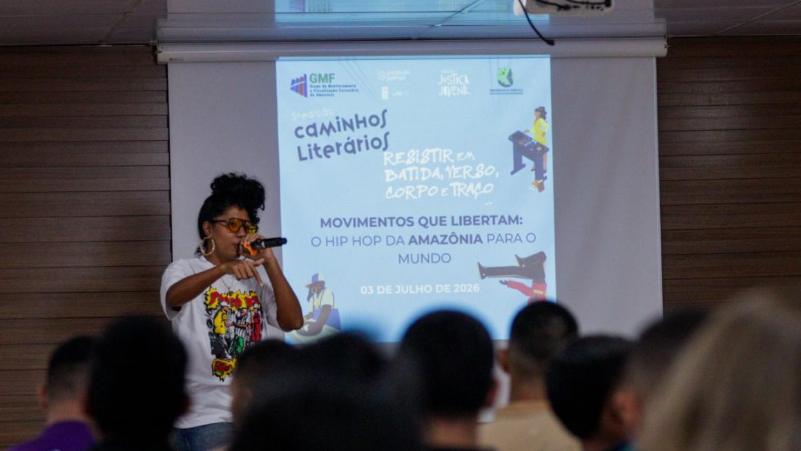 Na sede administrativa da Defensoria Pública do Amazonas (DPE-AM), localizada na Avenida André Araújo, no bairro Aleixo, a iniciativa reuniu adolescentes em cumprimento de medidas socioeducativas para uma imersão na cultura hip hop, com o propósito de ampliar perspectivas e inspirar novas oportunidades para o futuro.