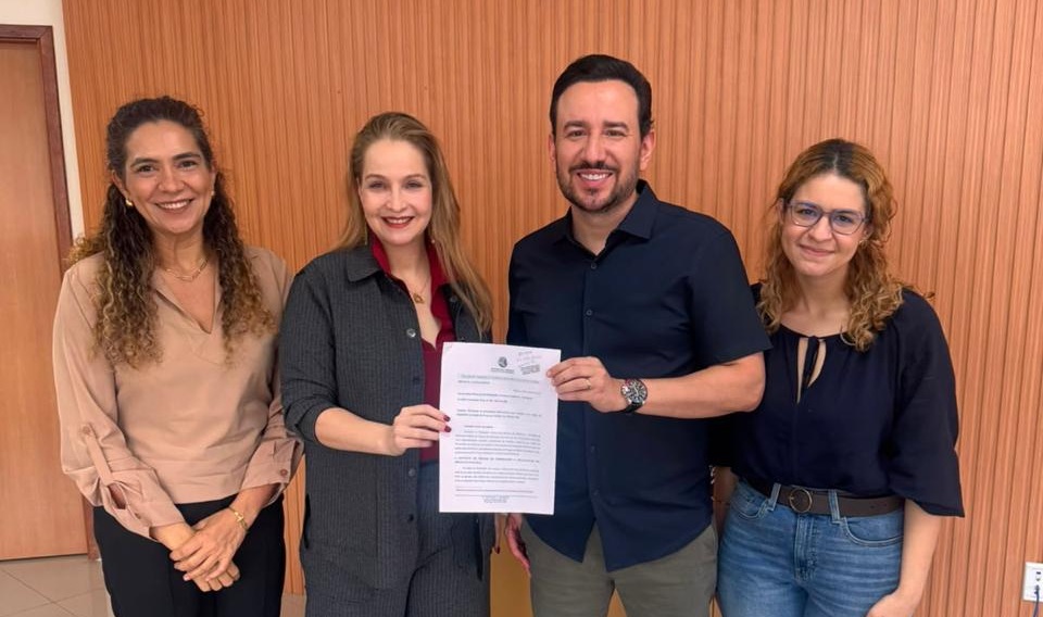 A Defensoria Pública do Estado do Amazonas (DPE-AM) e a Secretaria Municipal de Habitação e Assuntos Fundiários (Semhaf) iniciaram uma articulação para atendimento prioritário na política habitacional a mulheres em situação de violência doméstica e a crianças e adolescentes órfãos do feminicídio. A iniciativa, discutida durante reunião realizada nesta terça-feira (29/6), busca ampliar a proteção social às famílias acompanhadas pelo Núcleo de Promoção e Defesa dos Direitos da Mulher (Nudem).