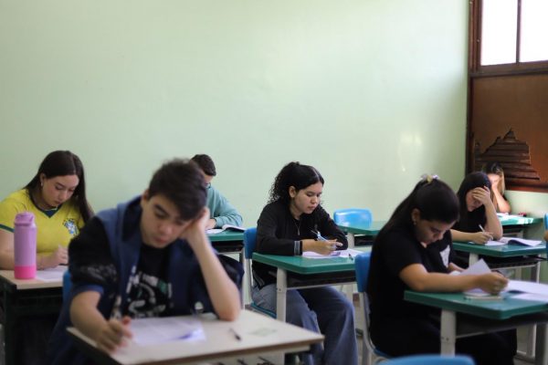 Em Manaus, mais de 300 candidatos participam de prova para seleção de estágio da Defensoria do Amazonas