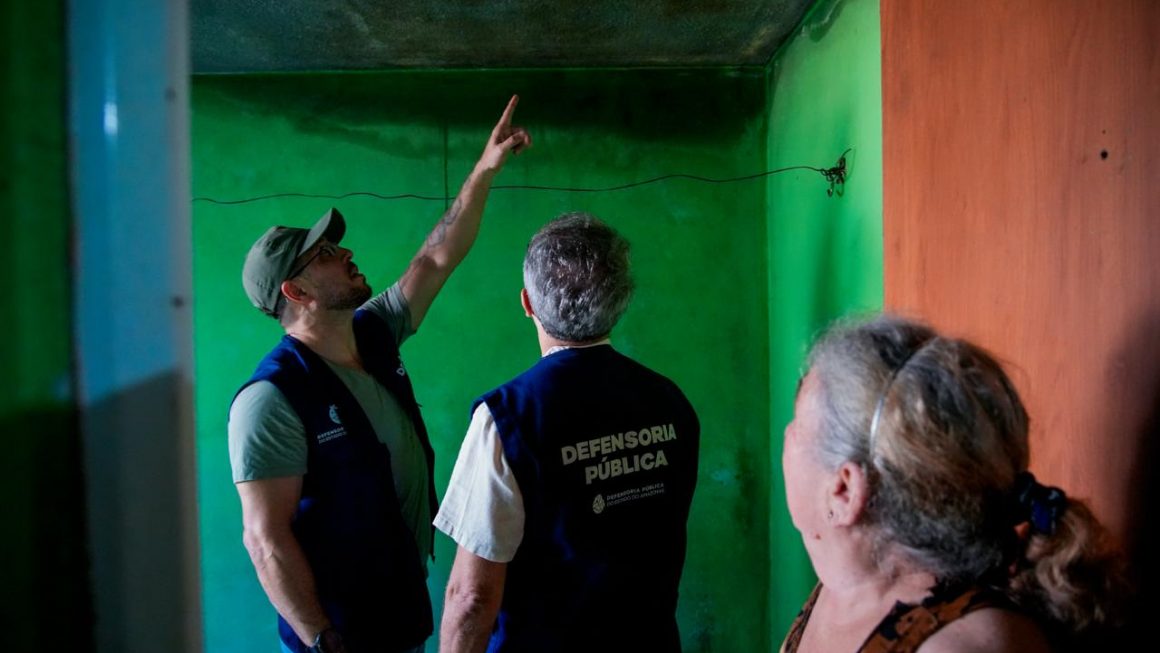 Além de fiscalizar o cumprimento das reformas realizadas pela construtora, equipe constatou erosões em áreas comuns que colocam em risco a segurança dos moradores