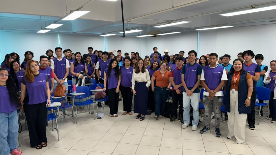 Ação orientou adolescentes e jovens sobre como identificar situações de violência dentro e fora do ambiente de trabalho