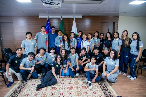 Defensoria Pública promove debate sobre saúde mental com alunos da rede estadual de ensino
