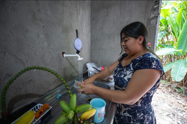 Após seis meses sem água, família consegue restabelecimento do serviço com apoio da Defensoria do Amazonas
