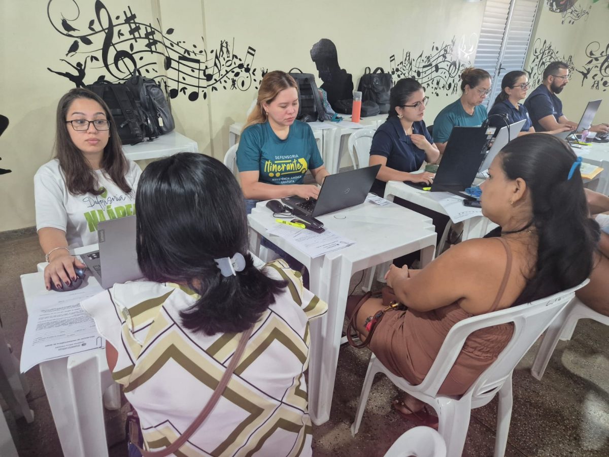 Com a filha de apenas 20 dias nos braços e sem nenhum documento da criança, Joana* buscou a ajuda da Defensoria Pública do Estado do Amazonas (DPE-AM) durante a ação do projeto “Defensoria Itinerante”, em Maués, encerrada na sexta-feira (24/07). O caso retrata uma realidade que ainda desafia o Amazonas, um dos estados com os maiores índices de sub-registro do país. 