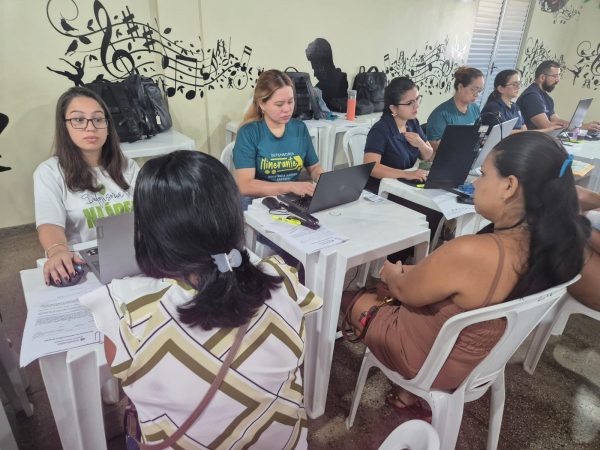 Sem certidão aos 20 dias de vida, bebê retrata desafio do sub-registro no Amazonas