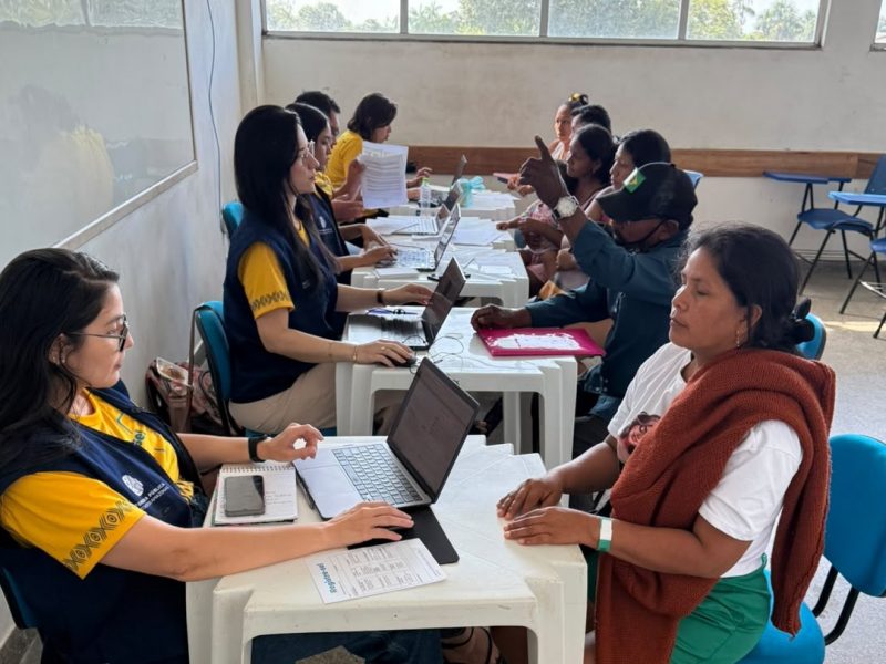 A Defensoria Pública do Estado do Amazonas (DPE-AM) realiza atendimentos até quinta-feira (23/07), na programação do “Registre-se!”, em Tabatinga, na região do Alto Solimões. As atividades acontecem a partir das 8h, por ordem de chegada, no Ceti João Carlos Pereira dos Santos, localizado na Rua Rui Barbosa, nº 193-75. Promovida pela Corregedoria-Geral de Justiça do Amazonas (CGJ-AM), a iniciativa tem como objetivo ampliar o acesso à documentação básica e combater o sub-registro civil por meio da emissão e regularização de registros públicos.
