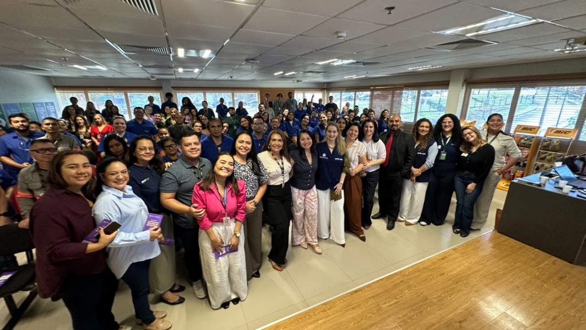 Desenvolvida pelo Núcleo Especializado de Promoção e Defesa dos Direitos da Mulher (Nudem), em parceria com o Centro da Indústria do Estado do Amazonas (Cieam), a Associação Brasileira de Recursos Humanos (ABRH-AM) e o Grupo Mulheres do Brasil, a “Jornada da Mulher na Indústria” foi selecionada para a segunda fase do 23º Prêmio Innovare e busca levar educação em direitos para trabalhadoras e trabalhadores das indústrias.