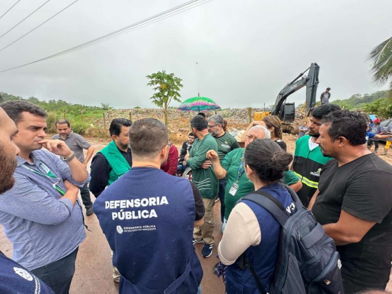 A Defensoria Pública do Estado do Amazonas (DPE-AM) entrou com uma ação civil pública para solicitar a interdição e encerramento das atividades do lixão do município de Iranduba (a 27 quilômetros de Manaus). Além da interdição, o pedido feito pela instituição estabelece a implementação adequada do descarte dos resíduos sólidos, bem como recuperação da área degradada e reparação por danos morais coletivos.   