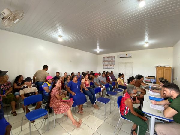 Defensoria ouve moradores de Humaitá para cobrar continuidade de melhorias na rede elétrica